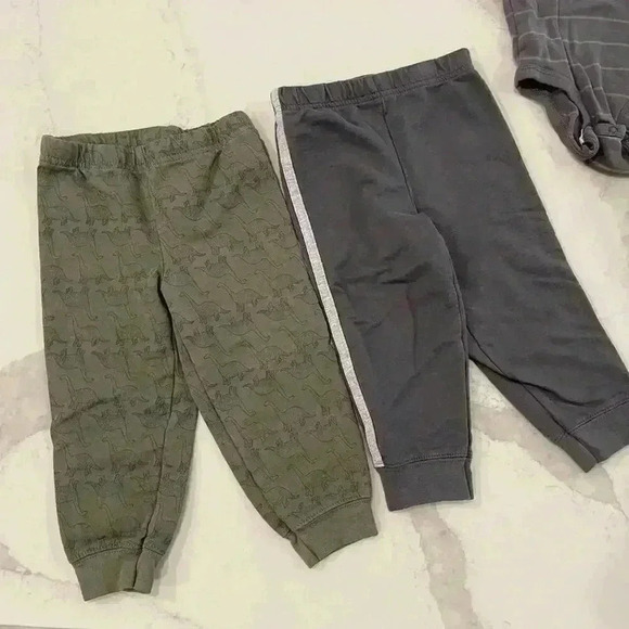 Boy’s Simple Joys by Carter Dinosaur Set of 24 Month Clothing - 2 Pants/2 Shirts - Picture 2 of 7